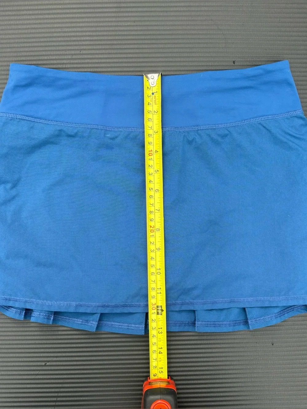 Lululemon Vintage (early 2010s) Pace Setter skirt - Size 6 - Limitless Blue